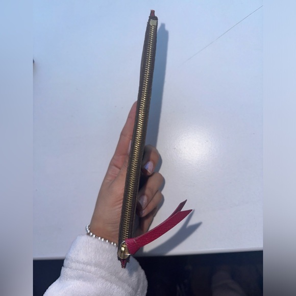 Louis Vuitton Large Coin Envelope - Picture 7 of 7